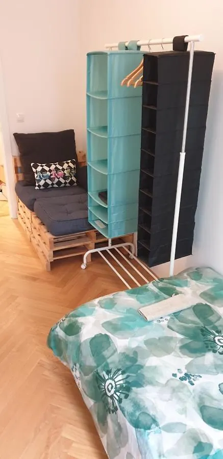 Your Cosy Home At The Heart Of Вена 0*,